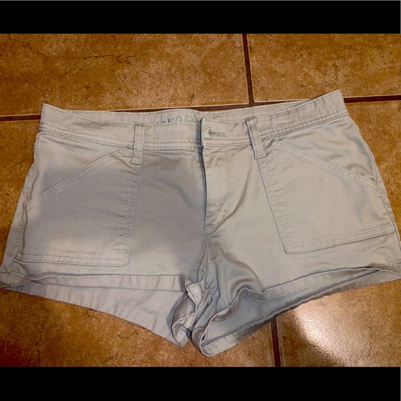 Arizona Khaki short - Picture 1 of 3